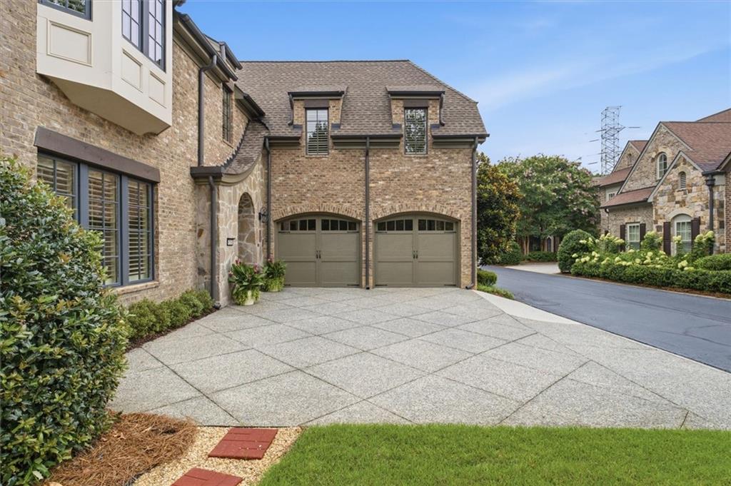 4584 Woodlawn Gates Lane
