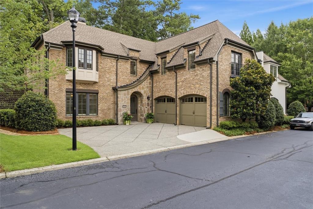 4584 Woodlawn Gates Lane