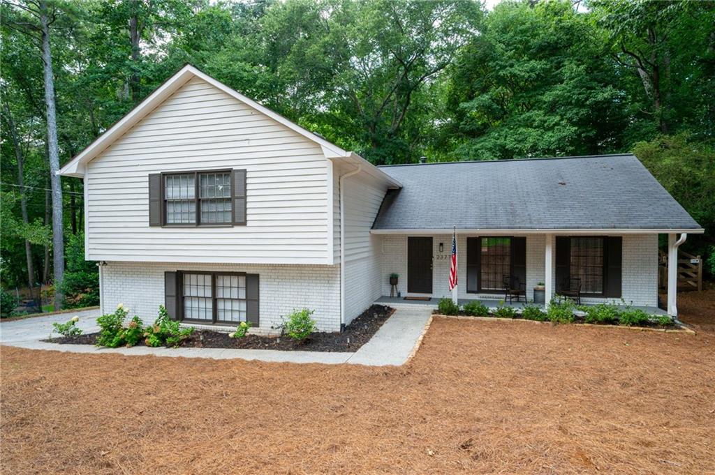 2377 Emory Lane