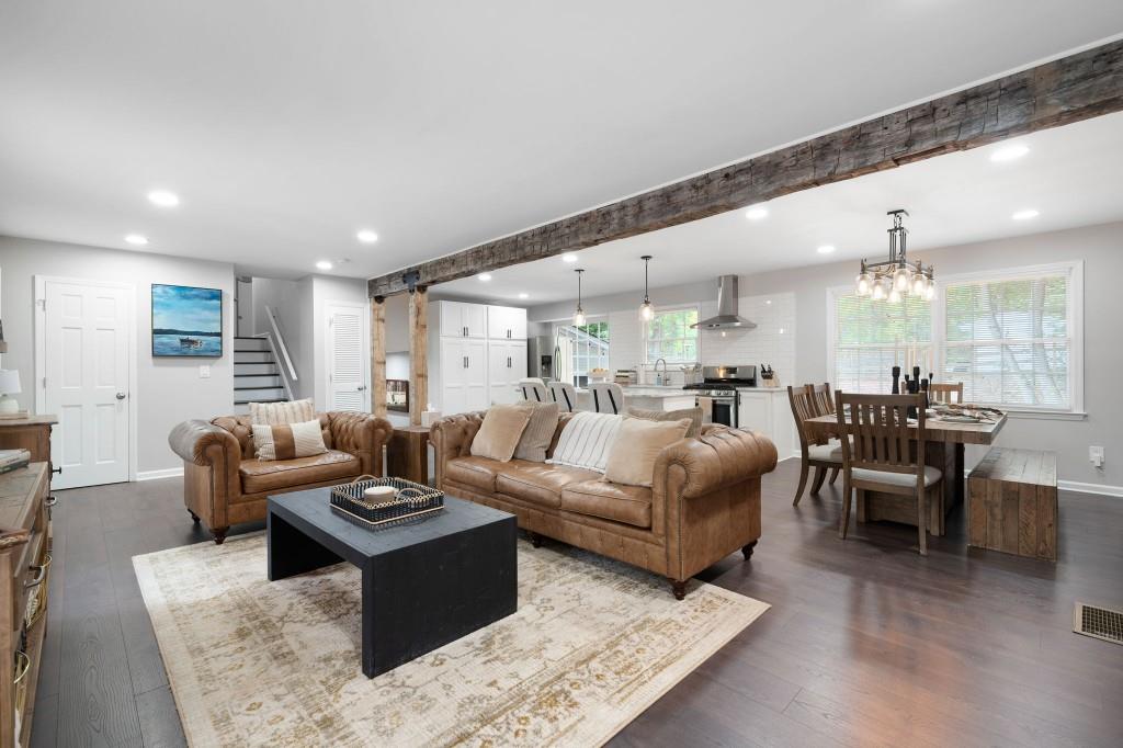 2377 Emory Lane