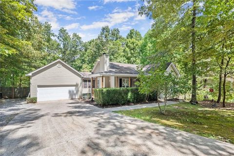 A home in Dawsonville