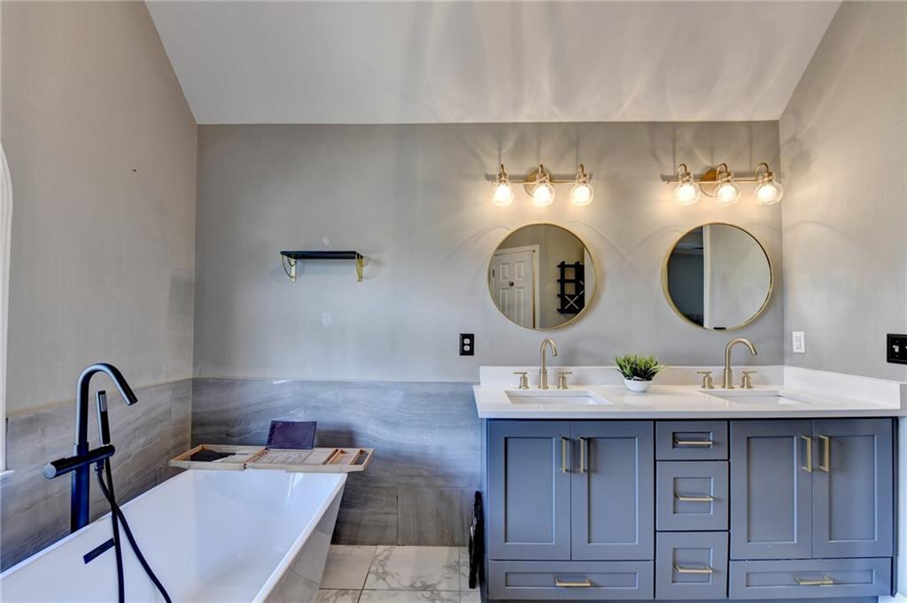 Orchard Lake - Residential