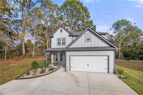 A home in Toccoa