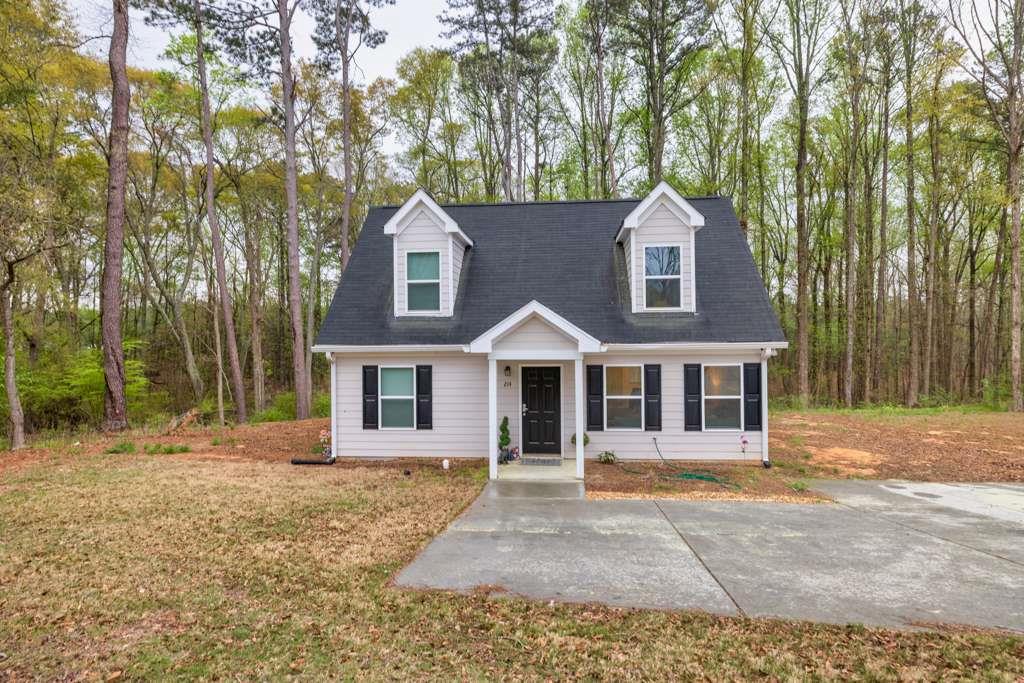 214 Walton Street, Loganville, Georgia image 4