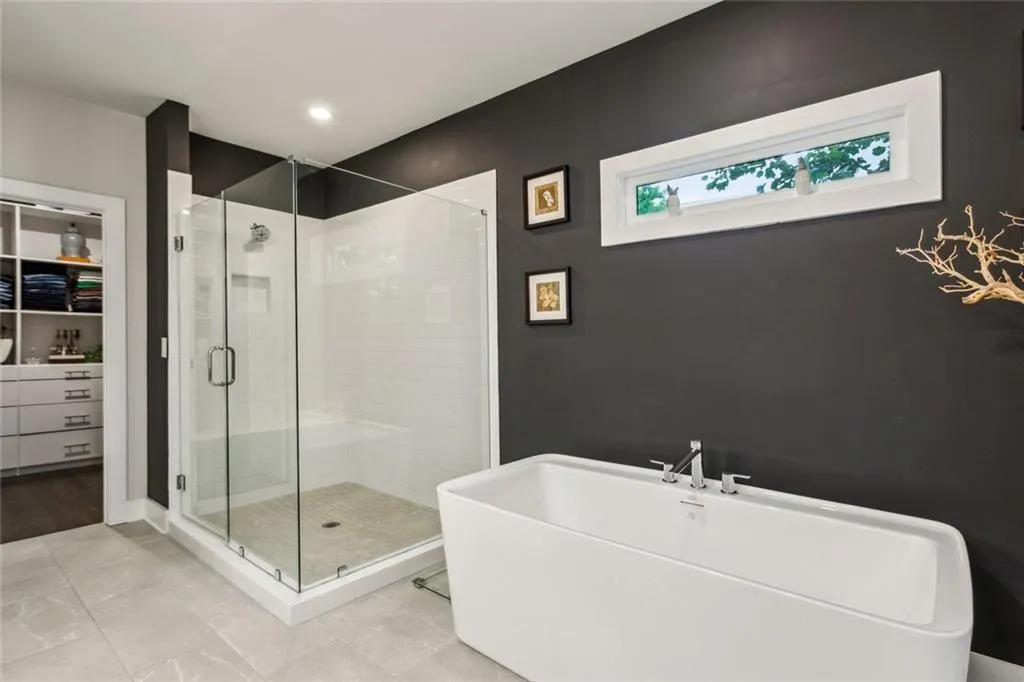 Atlanta, Georgia 30309, United States, 4 Bedrooms Bedrooms, ,4 BathroomsBathrooms,Residential,Active,159010