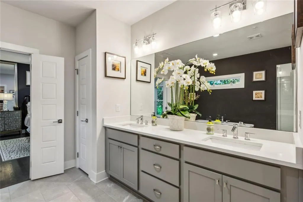 Atlanta, Georgia 30309, United States, 4 Bedrooms Bedrooms, ,4 BathroomsBathrooms,Residential,Active,159010