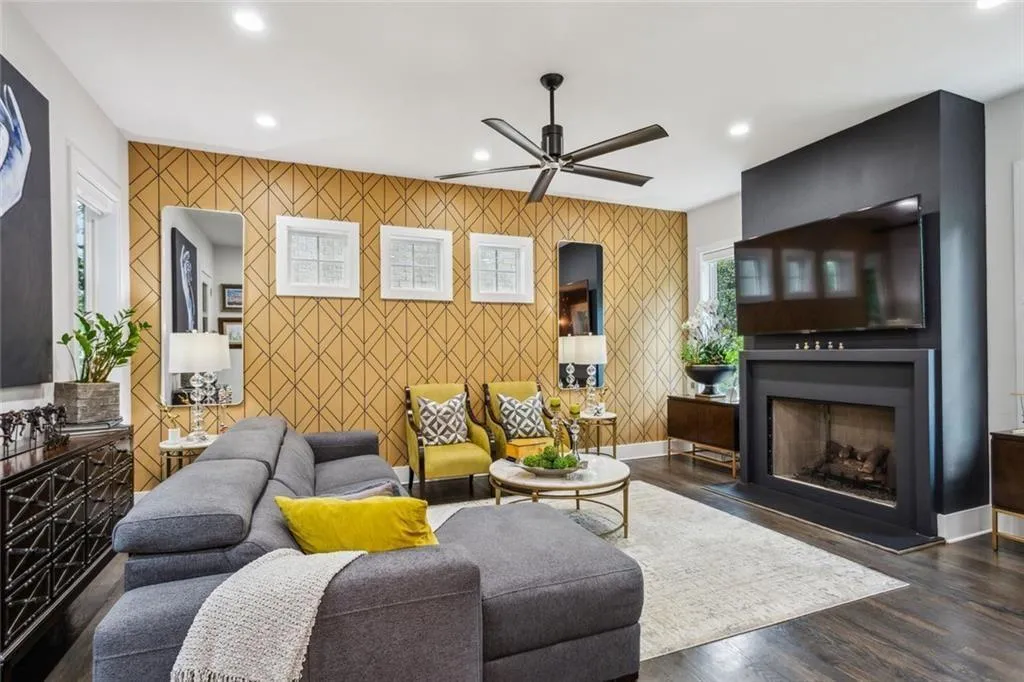 Atlanta, Georgia 30309, United States, 4 Bedrooms Bedrooms, ,4 BathroomsBathrooms,Residential,Active,159010