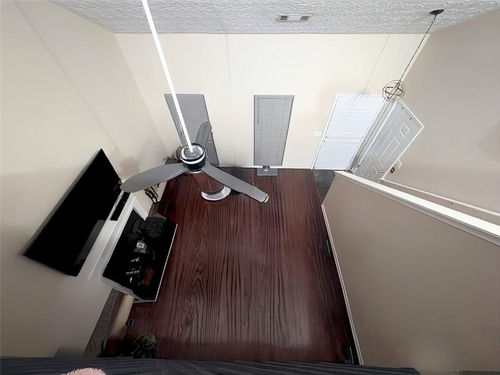 1257 Gates Circle SE