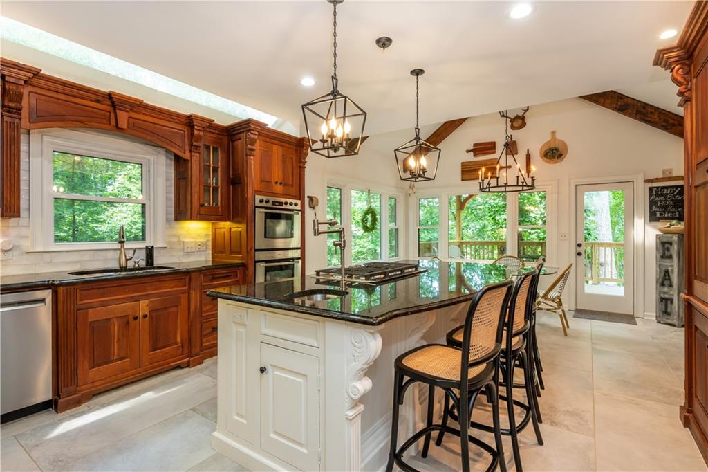 210 Hunters View