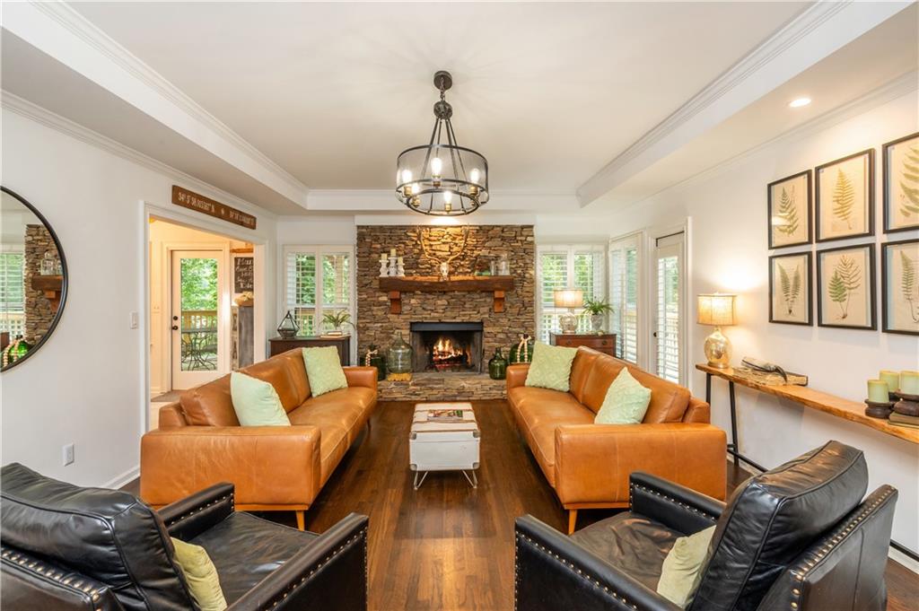 210 Hunters View