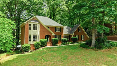 Homes For Sale - 4210 Antelope Lane<br/> Snellville, GA 30039