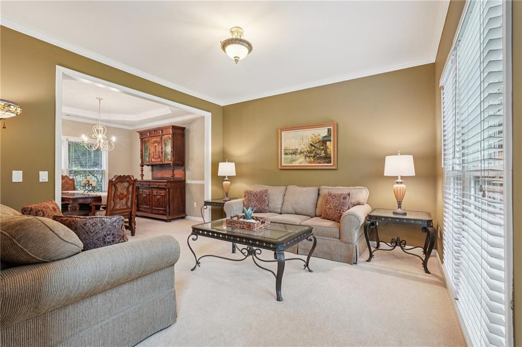 616 Mount Albert Way