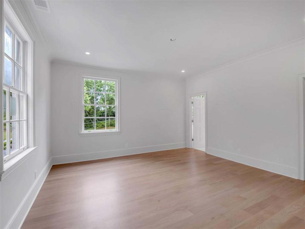 Tuxedo Park - Residential