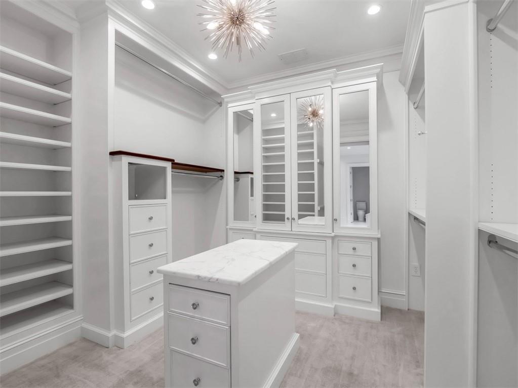 Tuxedo Park - Residential