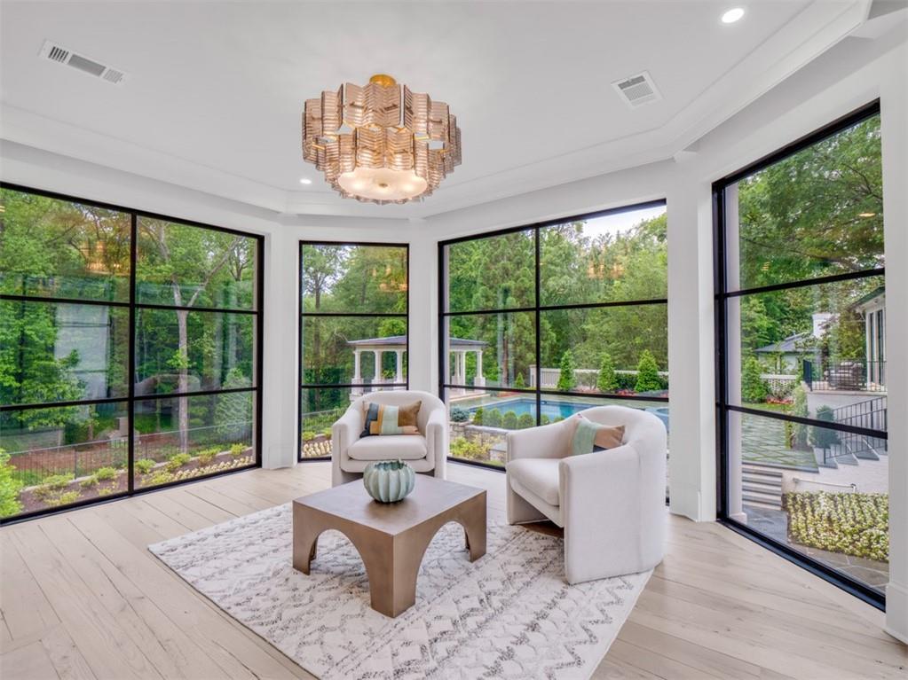 Tuxedo Park - Residential