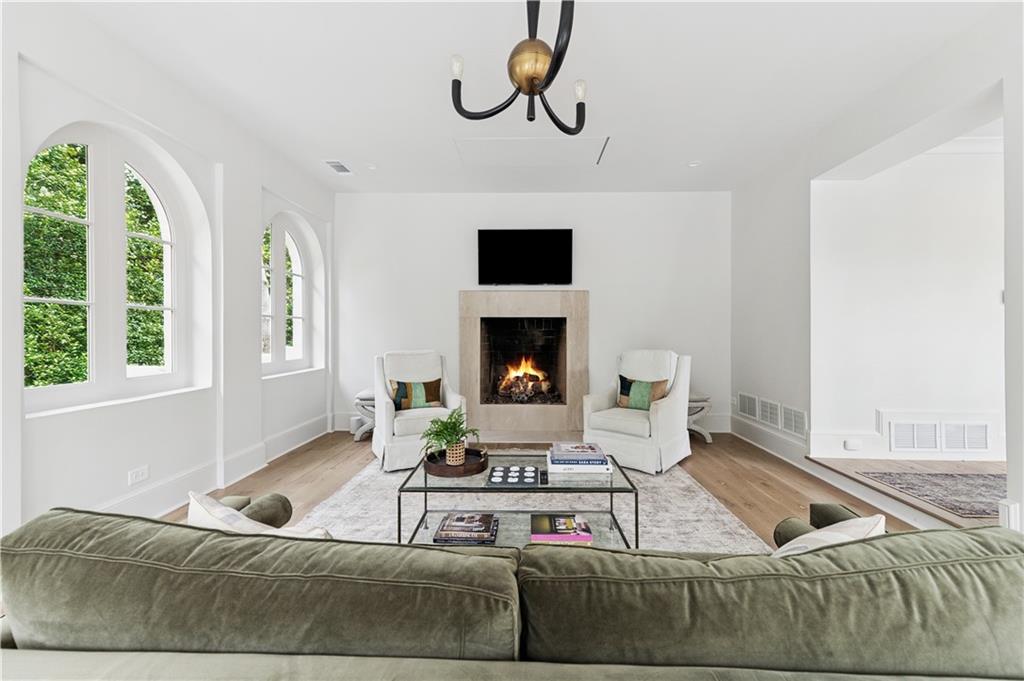 Tuxedo Park - Residential