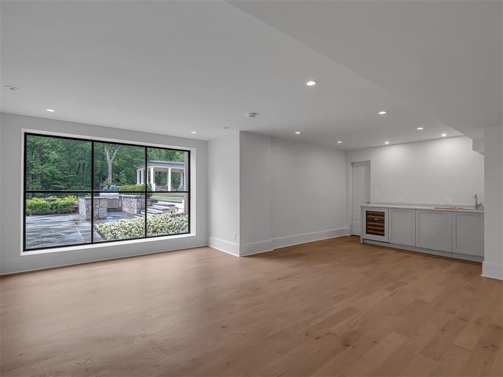 Tuxedo Park - Residential