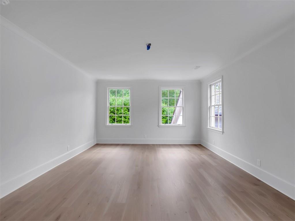 Tuxedo Park - Residential