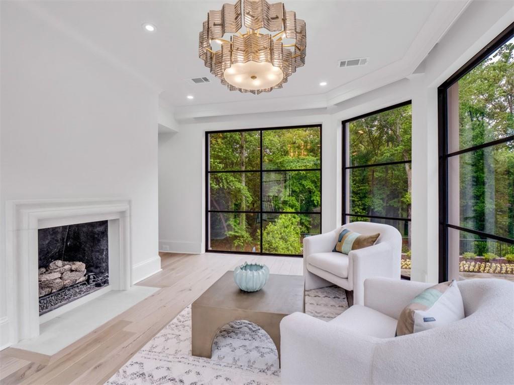 Tuxedo Park - Residential