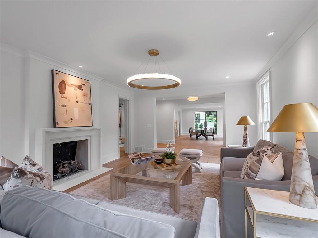 Tuxedo Park - Residential