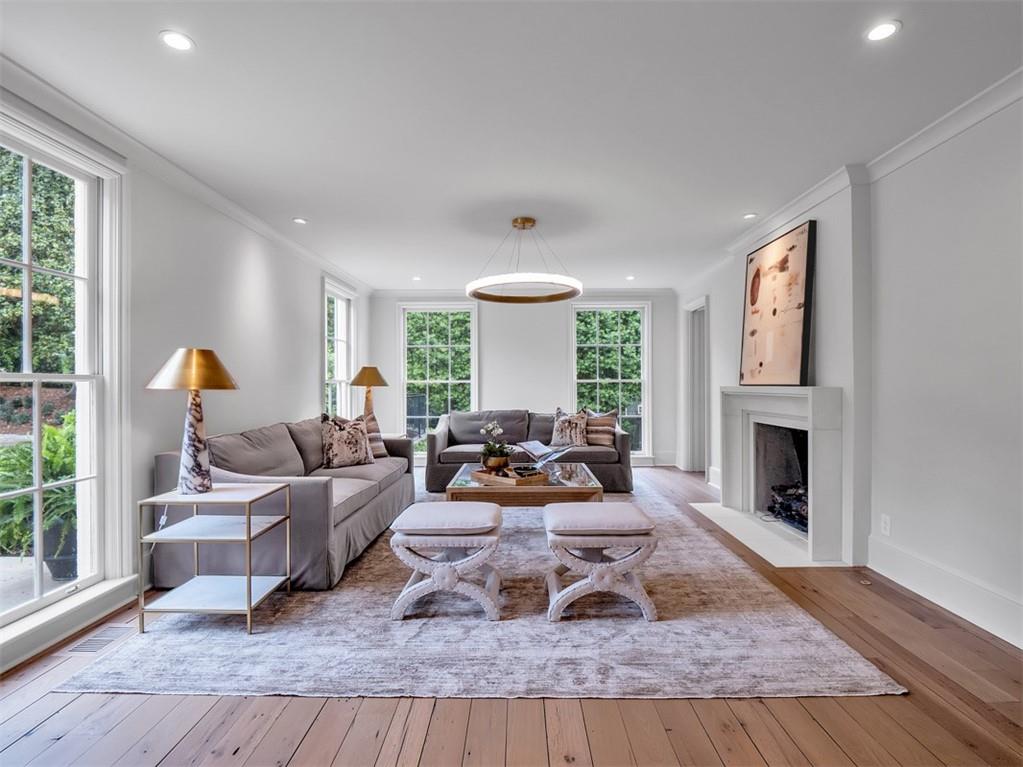 Tuxedo Park - Residential