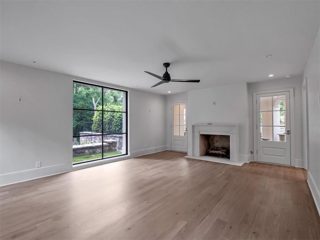 Tuxedo Park - Residential