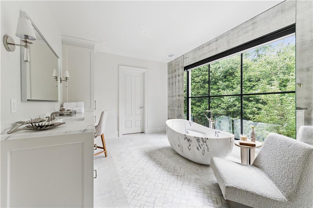 Tuxedo Park - Residential