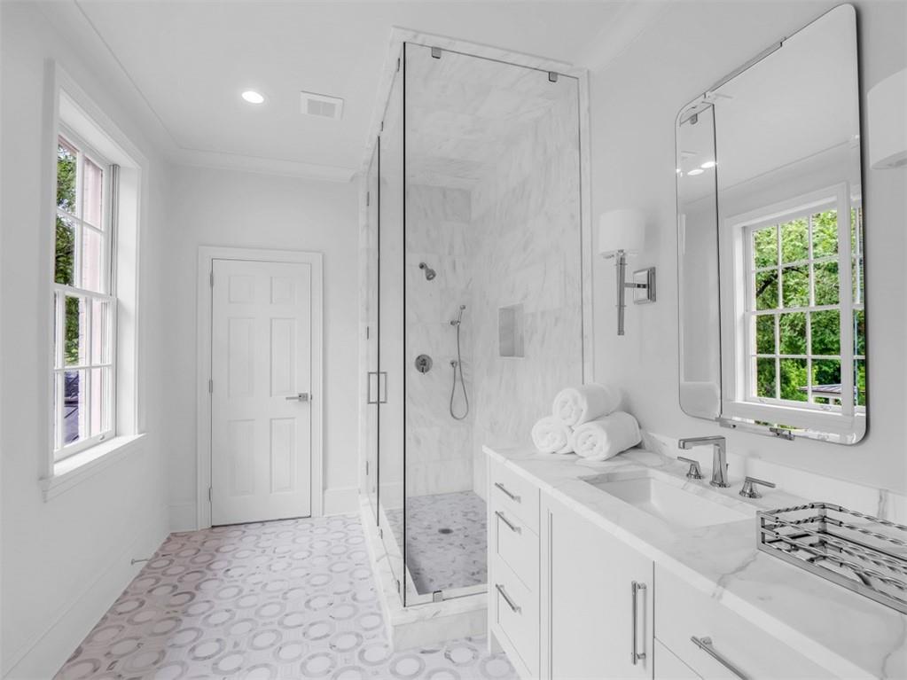 Tuxedo Park - Residential