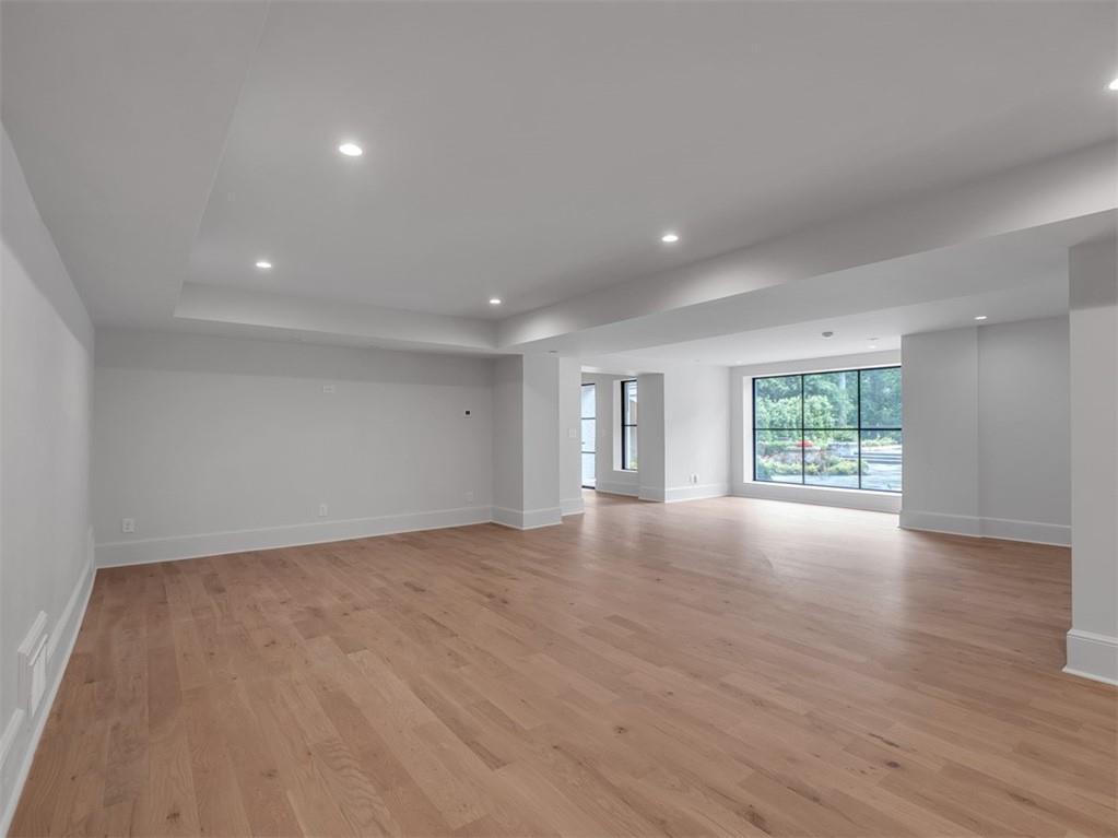 Tuxedo Park - Residential