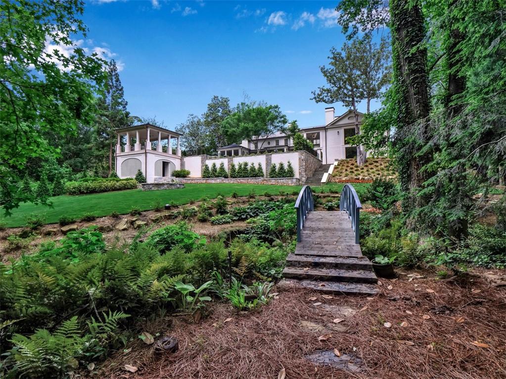 Tuxedo Park - Residential