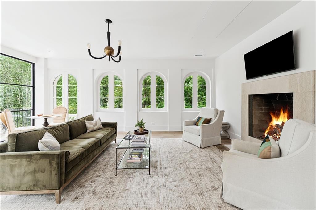 Tuxedo Park - Residential