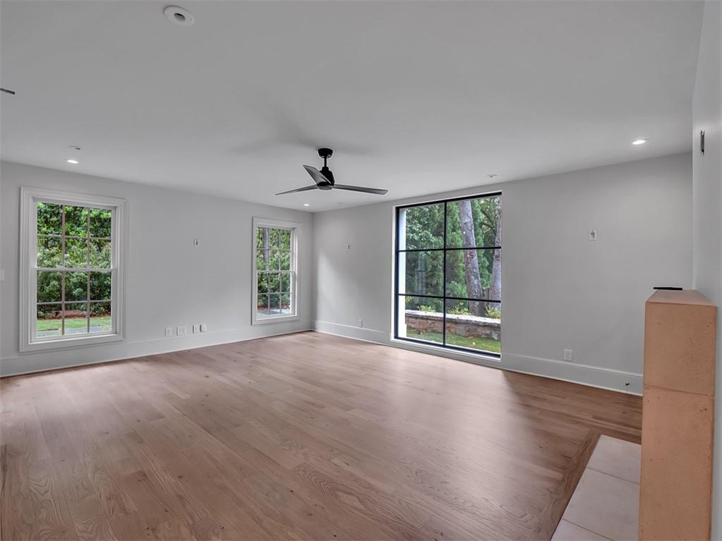 Tuxedo Park - Residential
