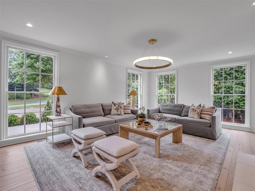 Tuxedo Park - Residential