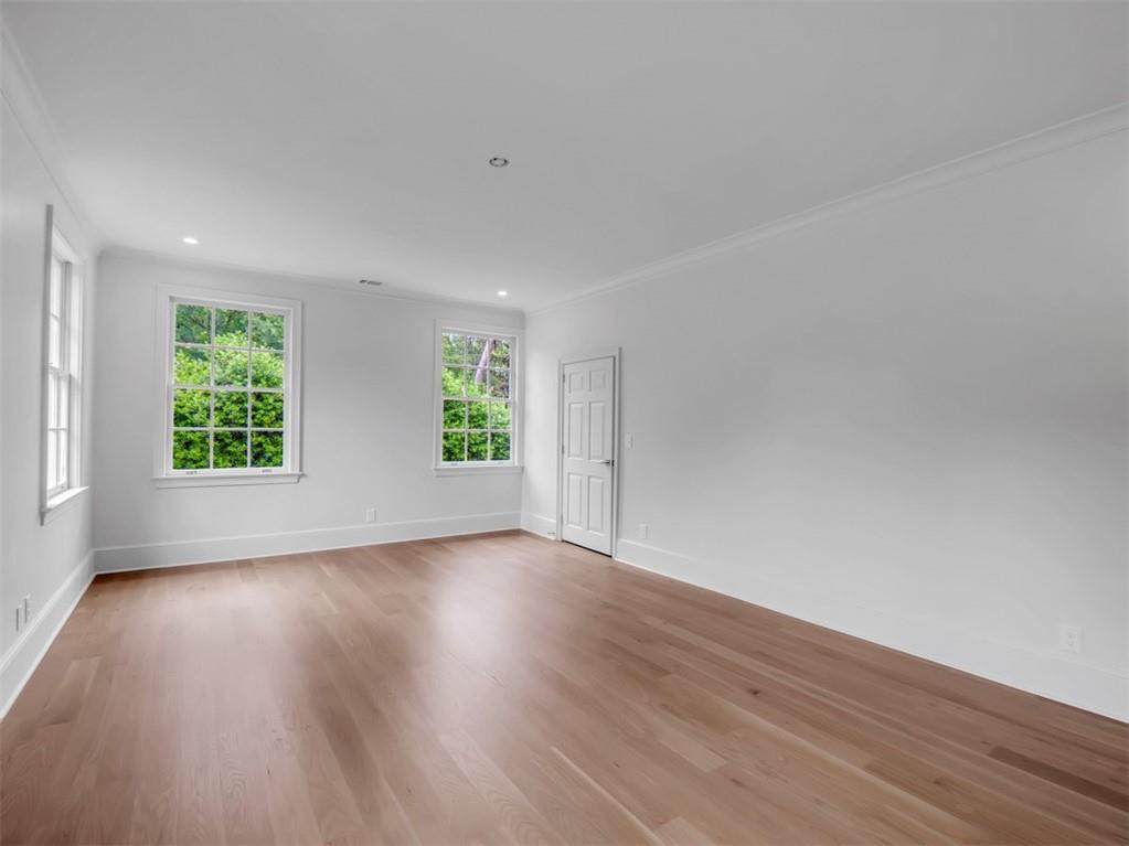 Tuxedo Park - Residential