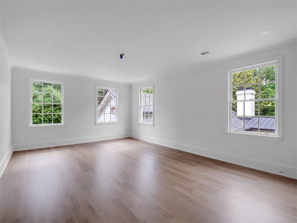 Tuxedo Park - Residential