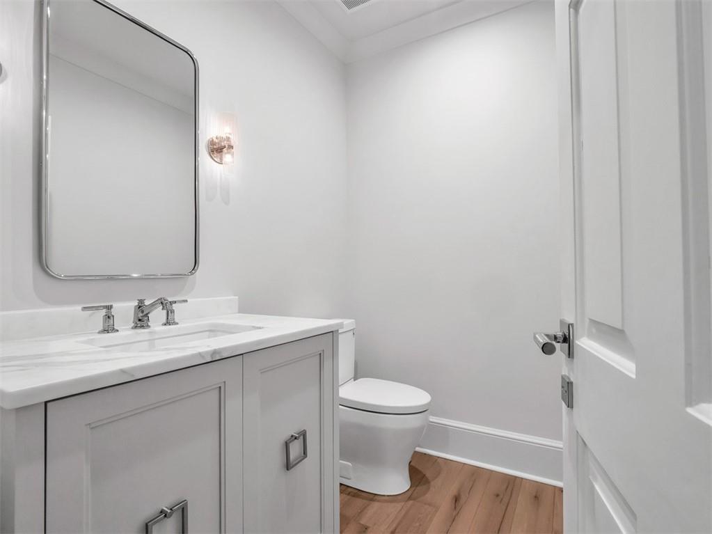 Tuxedo Park - Residential