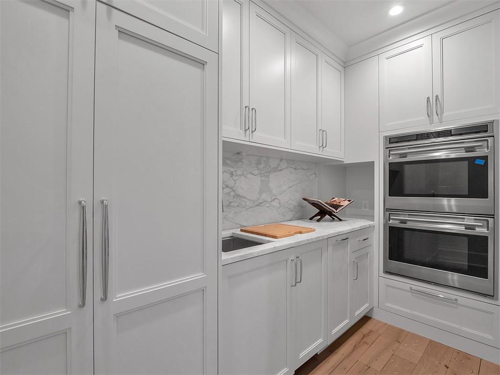 Tuxedo Park - Residential