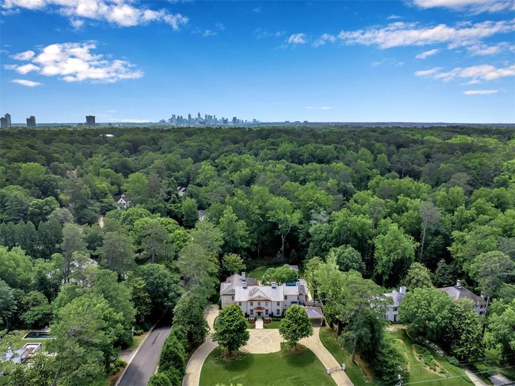 Tuxedo Park - Residential