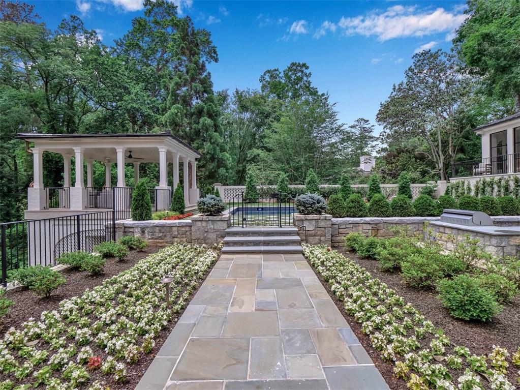 Tuxedo Park - Residential