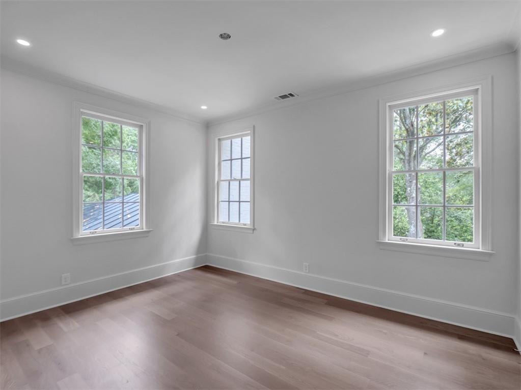 Tuxedo Park - Residential