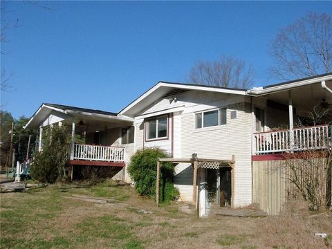 A home in Powder Springs