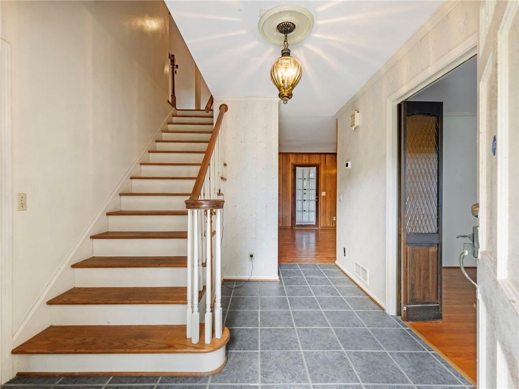 654 Grove Parkway SE