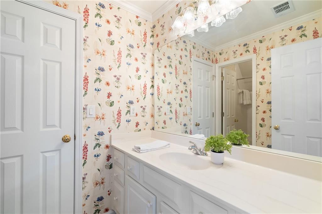 426 Lakestone Drive, Suwanee, Georgia image 38