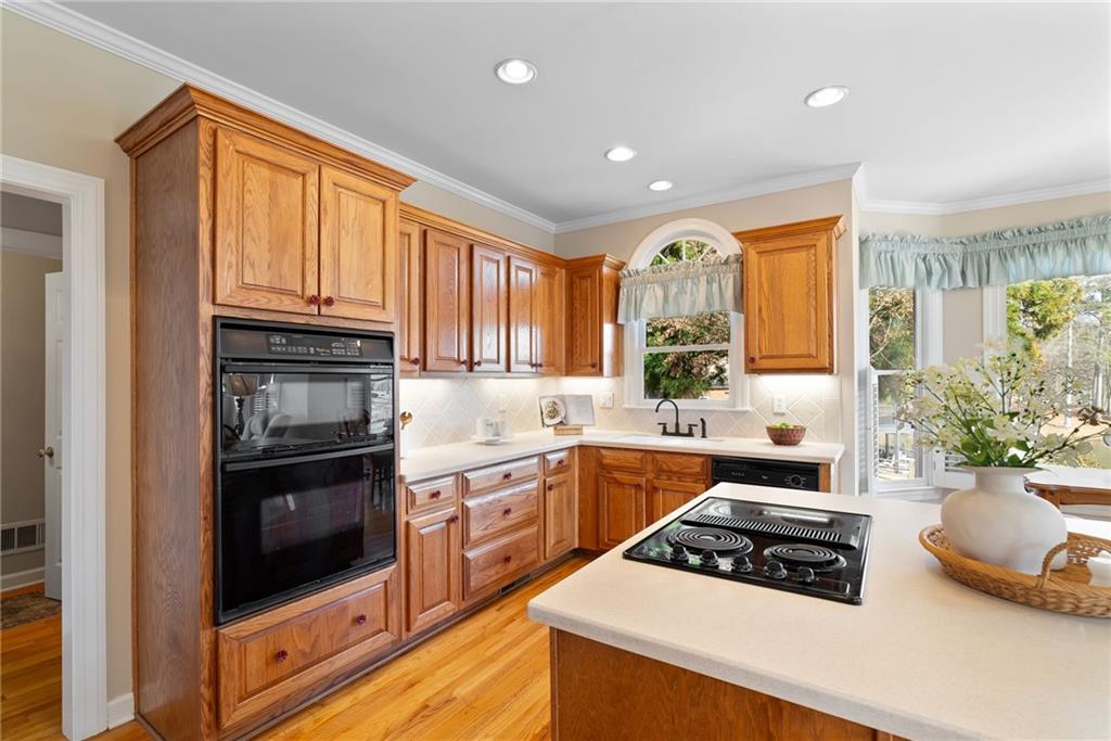 426 Lakestone Drive, Suwanee, Georgia image 13