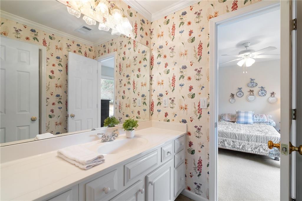 426 Lakestone Drive, Suwanee, Georgia image 37