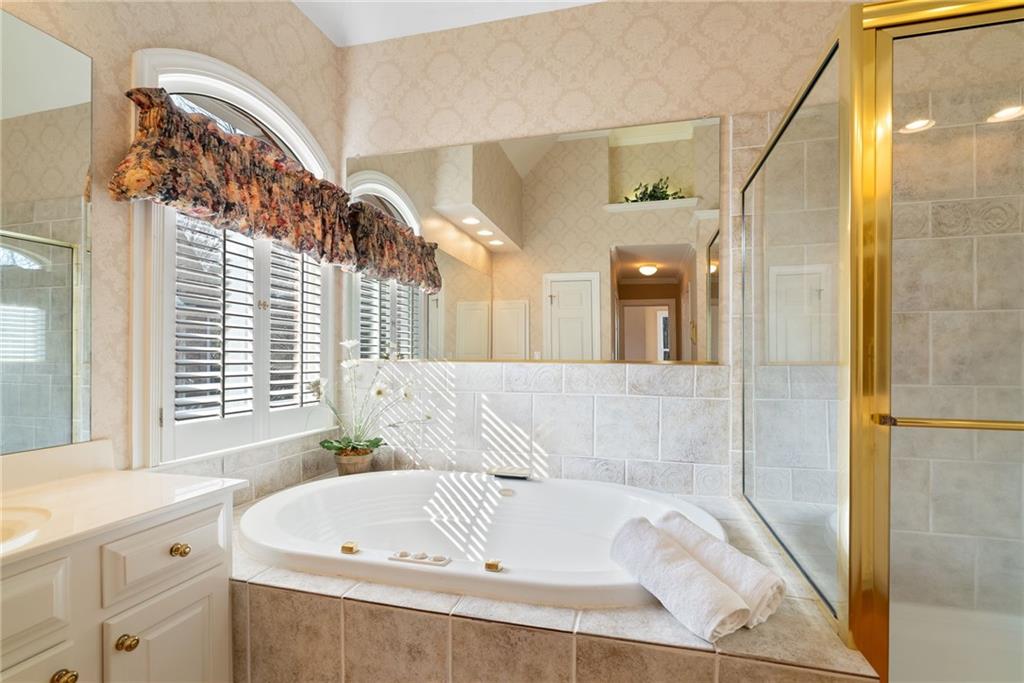 426 Lakestone Drive, Suwanee, Georgia image 26