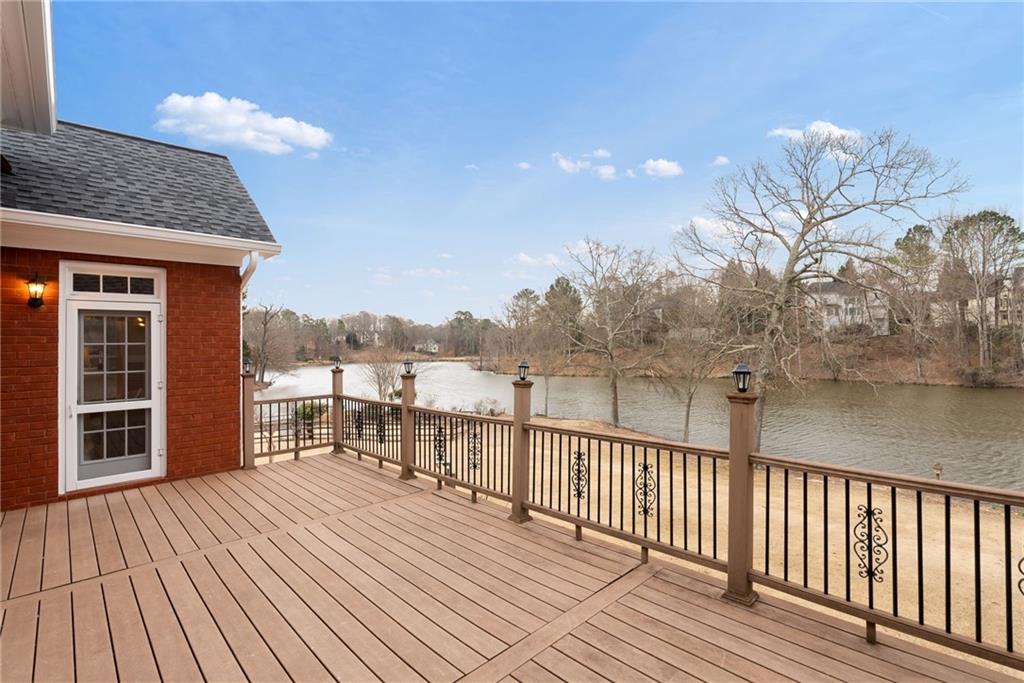 426 Lakestone Drive, Suwanee, Georgia image 7