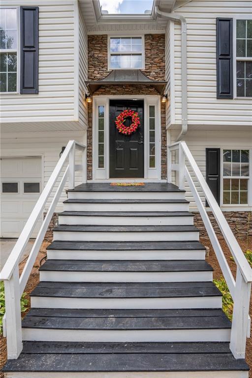 250 CEDAR HOLLOW Drive