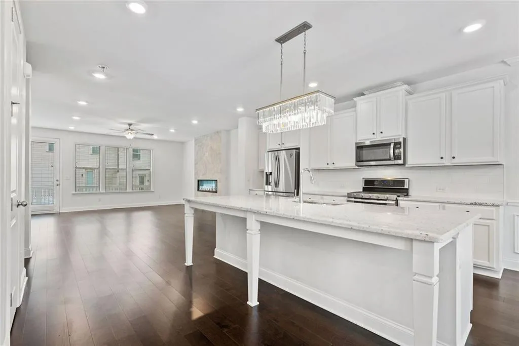 Doraville, Georgia 30360, United States, 4 Bedrooms Bedrooms, ,4 BathroomsBathrooms,Residential,Active,146917