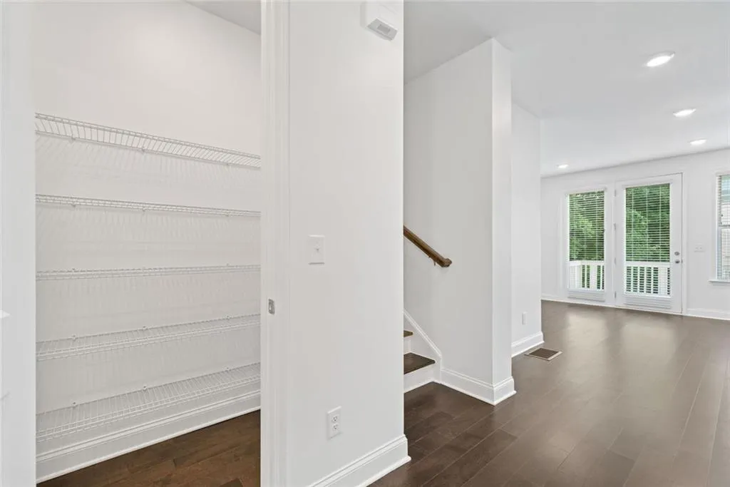 Doraville, Georgia 30360, United States, 4 Bedrooms Bedrooms, ,4 BathroomsBathrooms,Residential,Active,146917